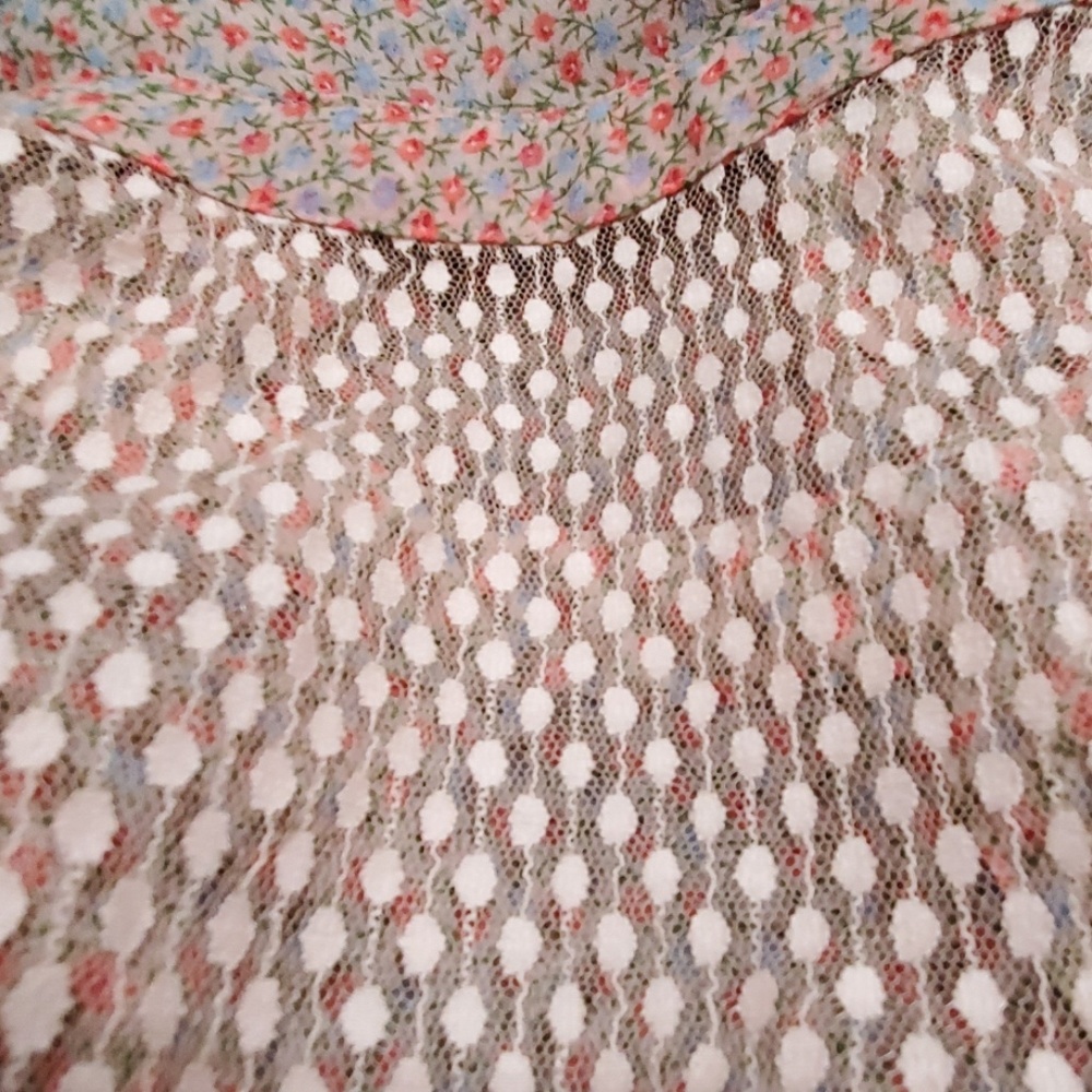 Hazel semi sheer lacy inset floral print top arm cuff detail XS - Picture 8 of 8